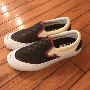 Vans slip on pro